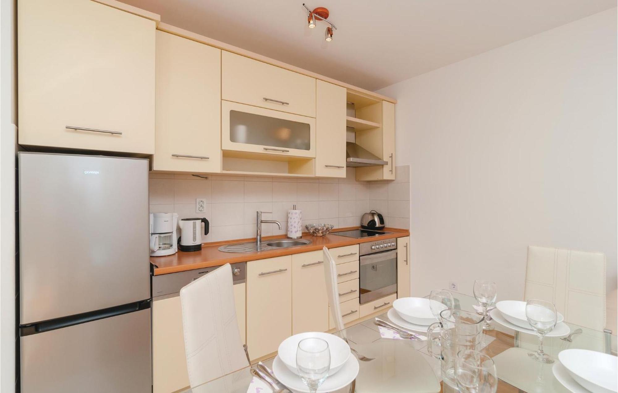 Nice Apartment In Omis With House Sea View Zewnętrze zdjęcie