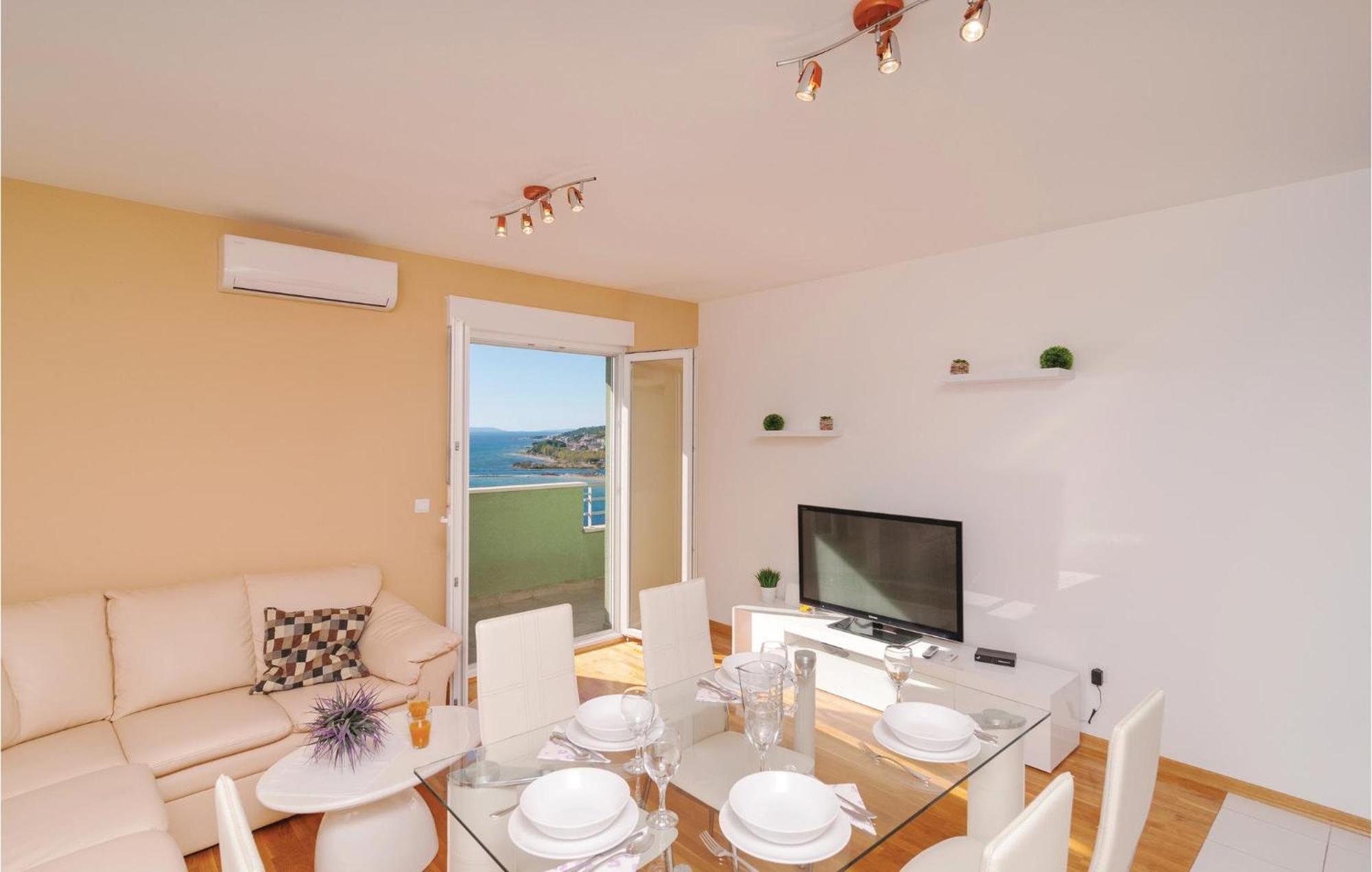 Nice Apartment In Omis With House Sea View Zewnętrze zdjęcie