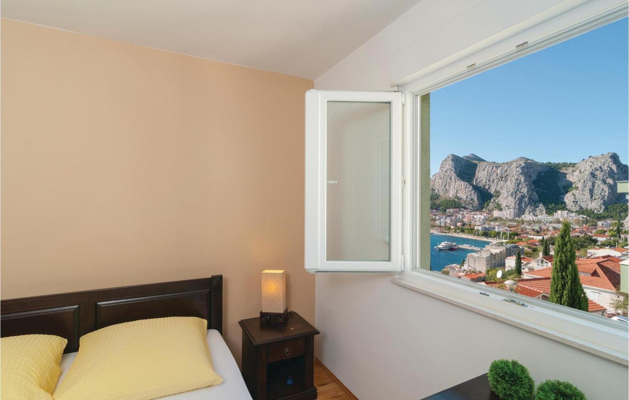 Nice Apartment In Omis With House Sea View Zewnętrze zdjęcie