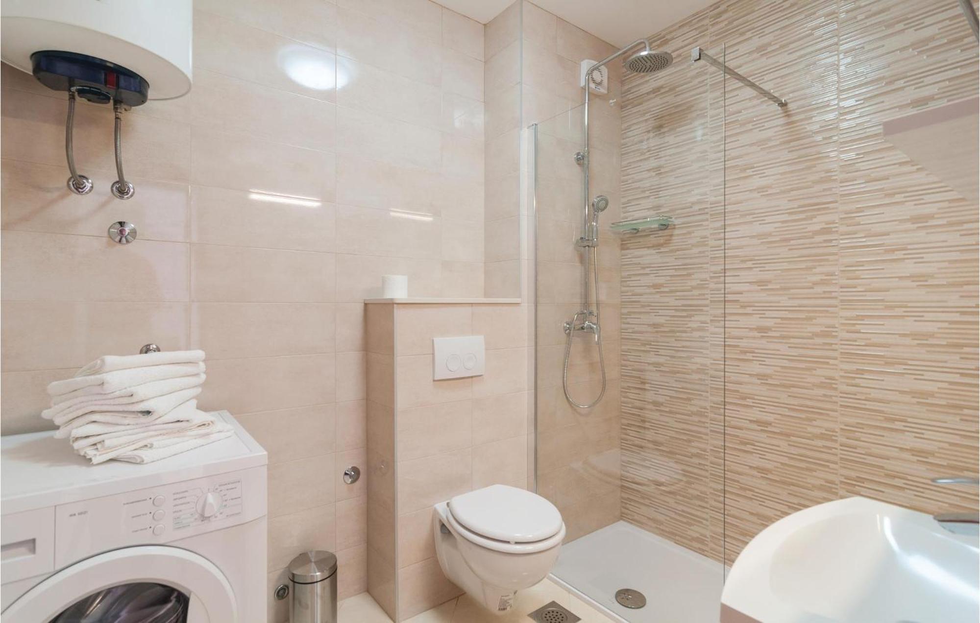 Nice Apartment In Omis With House Sea View Zewnętrze zdjęcie